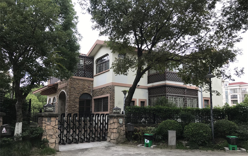 南通圓形觀光型別墅電梯，優(yōu)山美地花園3層圓形別墅電梯客戶案例