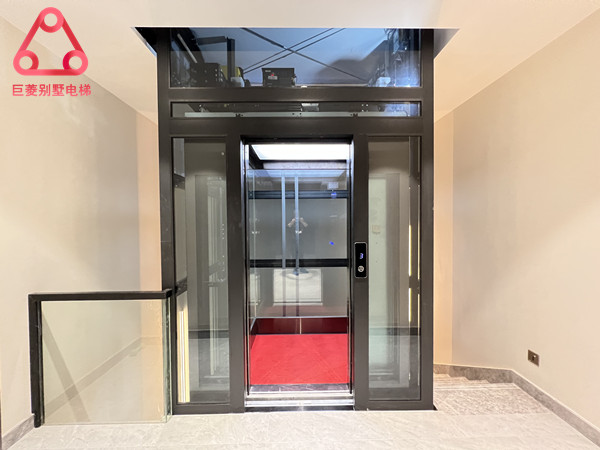 樓梯中間如何安裝家用電梯？巨菱電梯案例